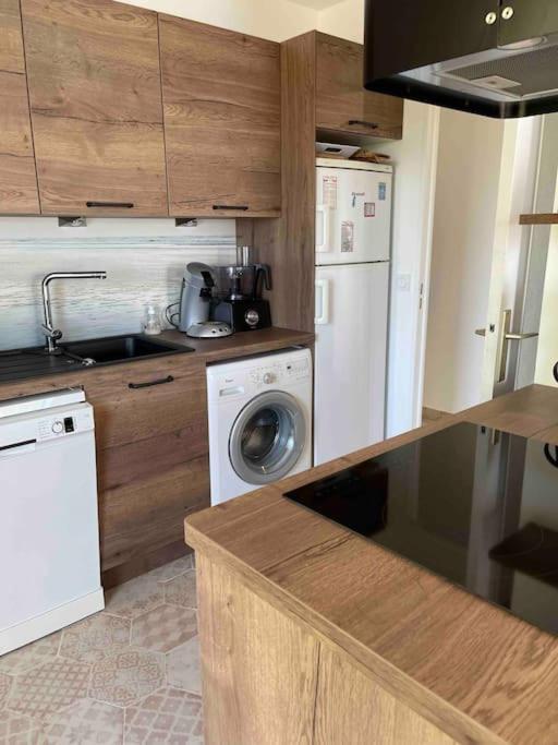 Appartement Bord De Mer Avec Garage Ментона Экстерьер фото