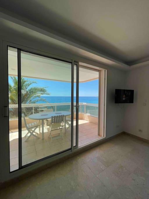 Appartement Bord De Mer Avec Garage Ментона Экстерьер фото