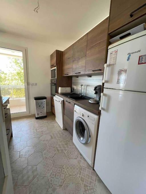 Appartement Bord De Mer Avec Garage Ментона Экстерьер фото